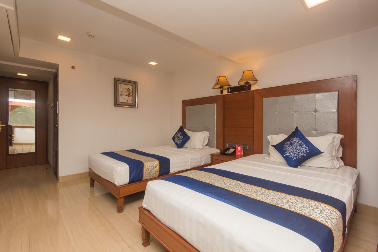 Golden Chariot Vasai Hotel Exterior foto